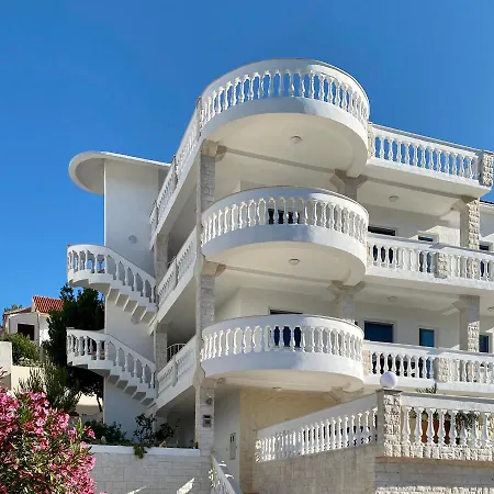 Maluma Guest house